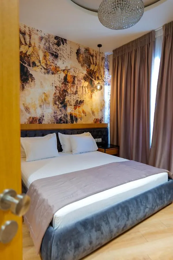 ****  Lord Hotel Tirana Albânia